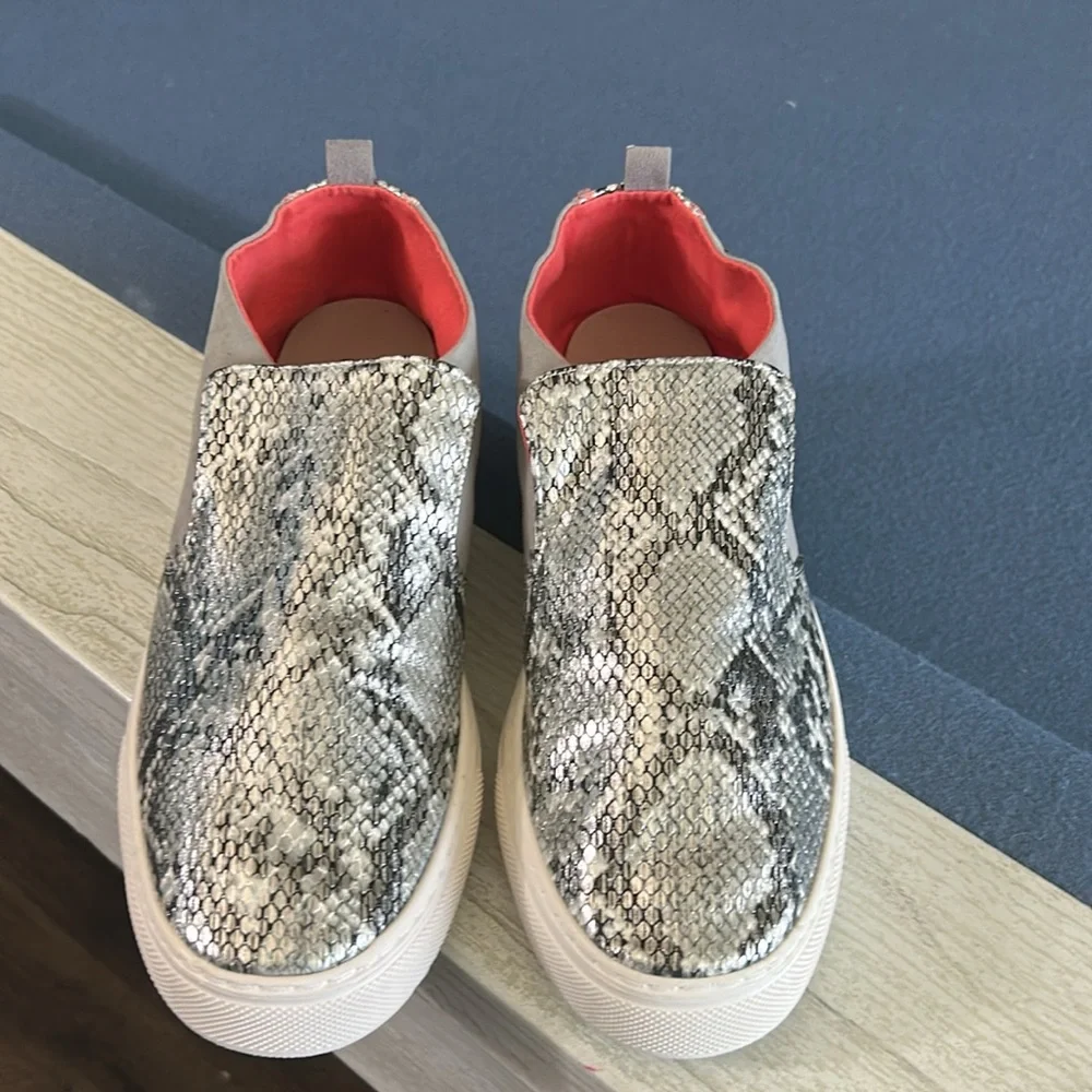 Hey Dude Women’s Peyton Casual Shoes NWOB - Picture 3 of 10